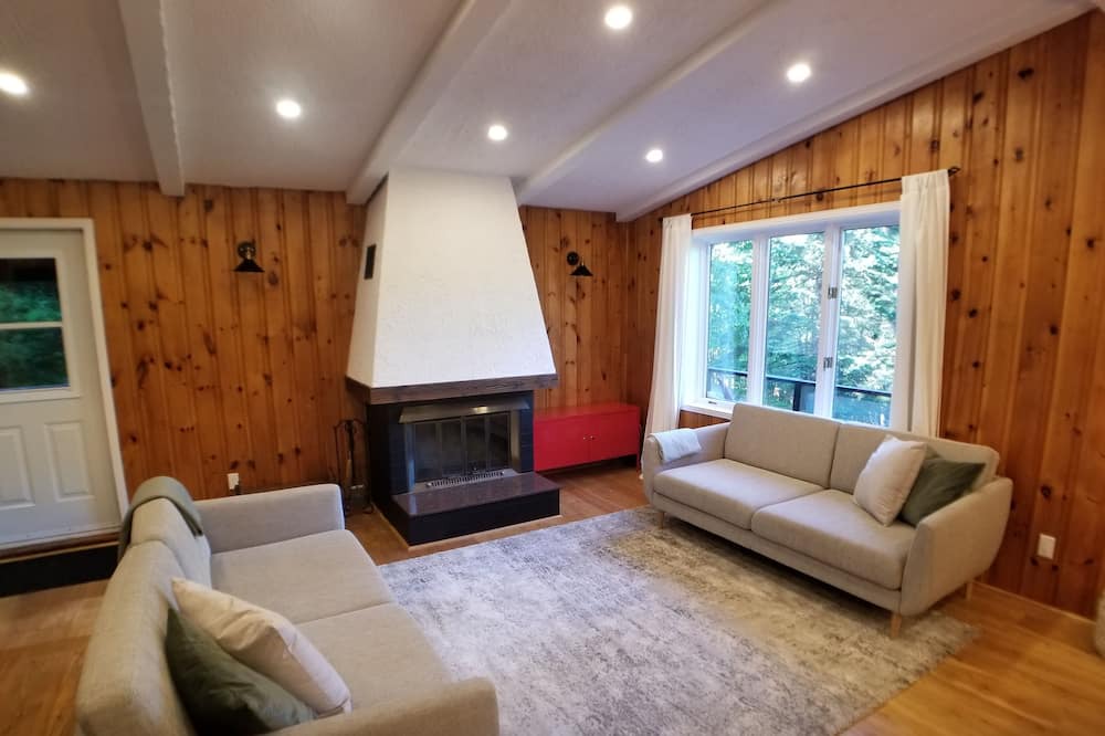 Photo of Livingroom in Sainte-Agathe-des-Monts