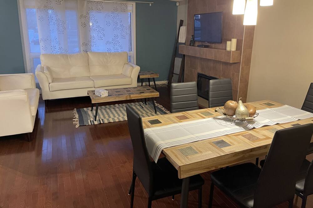 Photo of Livingroom in St. Albert
