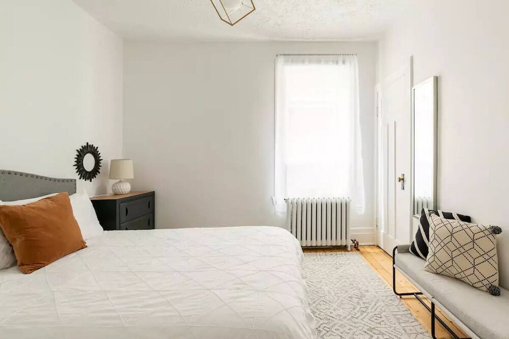 Photo of Bedroom in De Lorimier