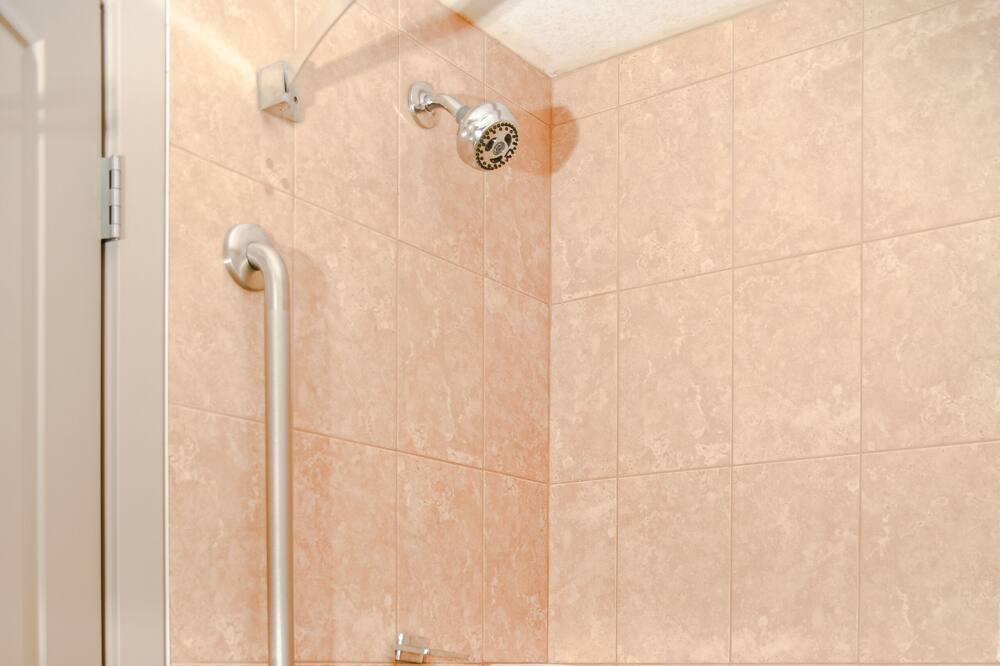 Photo of Bathroom in Kindersley