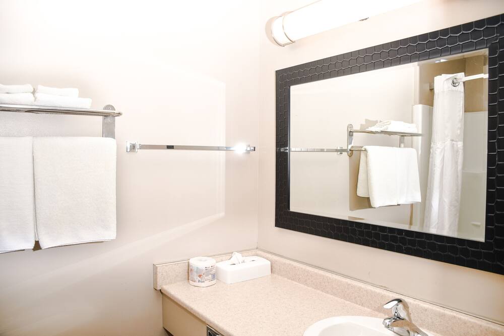 Photo of Bathroom in Kindersley