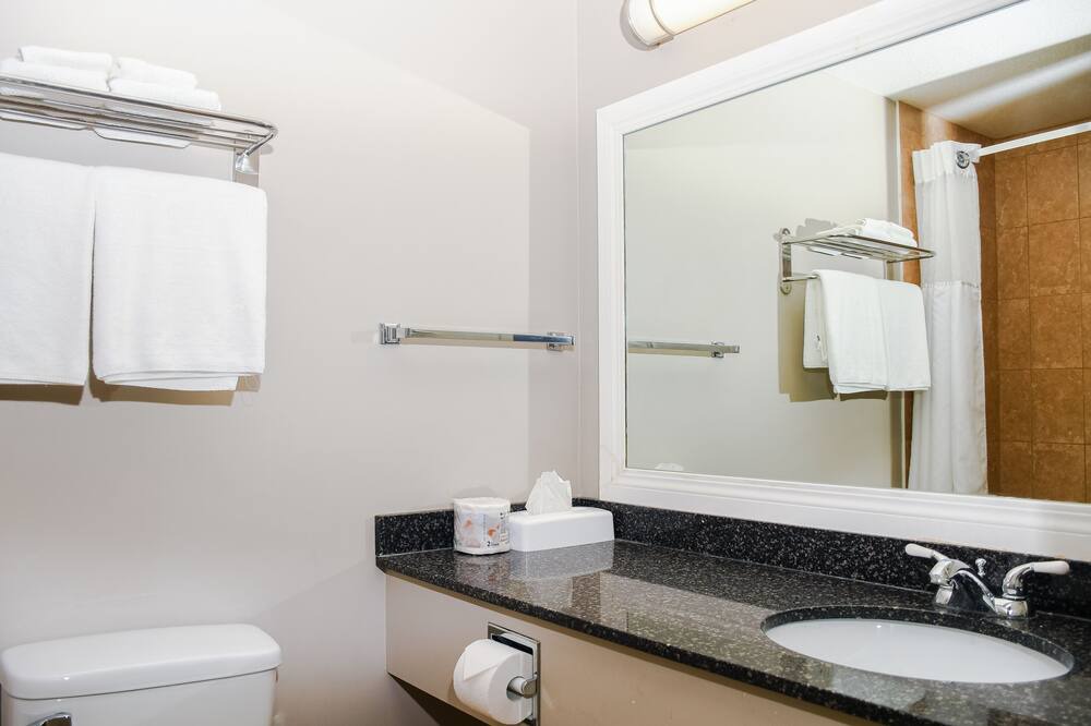 Photo of Bathroom in Kindersley