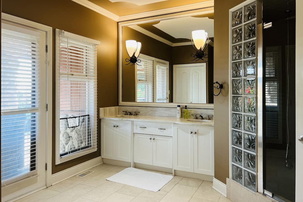 Photo of Bathroom in Lower Sumas Mountain