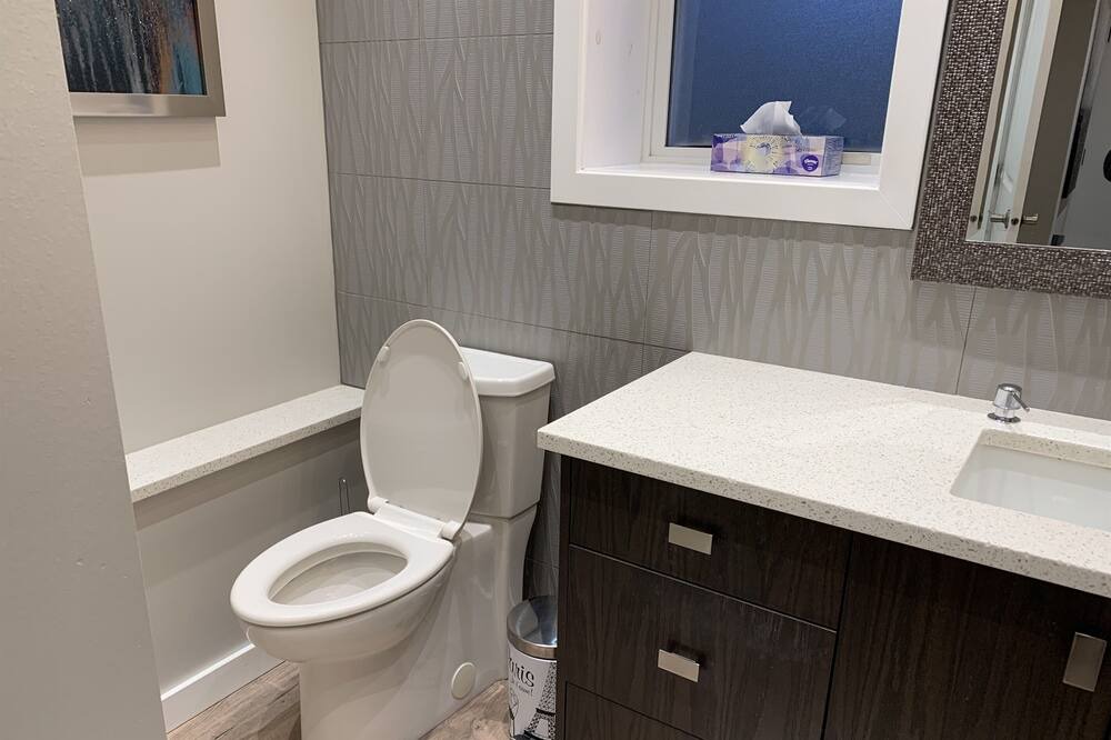Photo of Bathroom in Saanich East