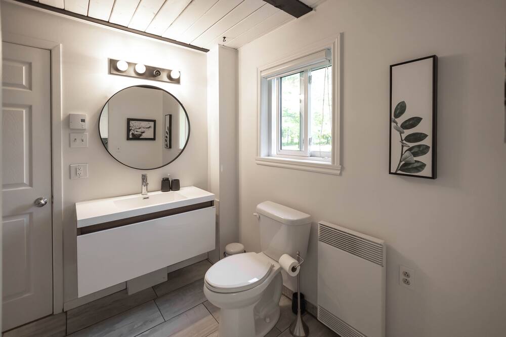 Photo of Bathroom in Magog
