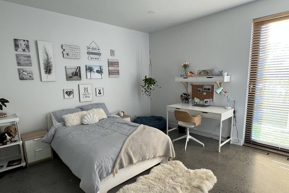 Photo of Bedroom in La Vallee-du-Richelieu Regional County Municipality
