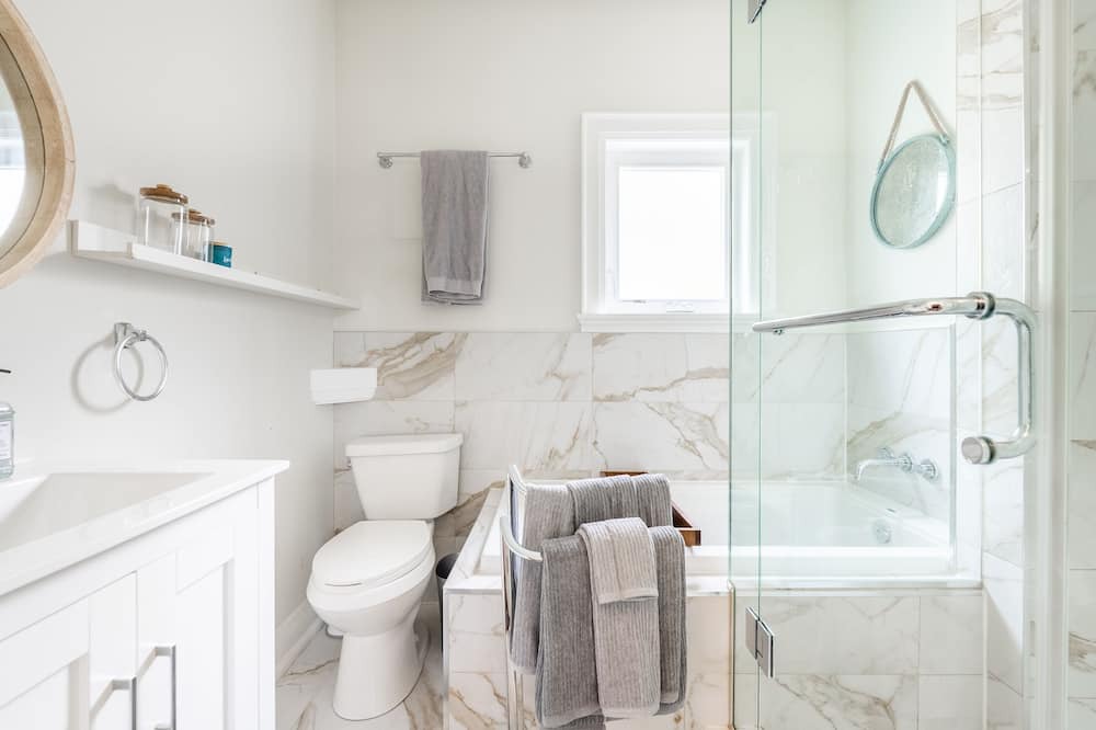 Photo of Bathroom in The Beaches