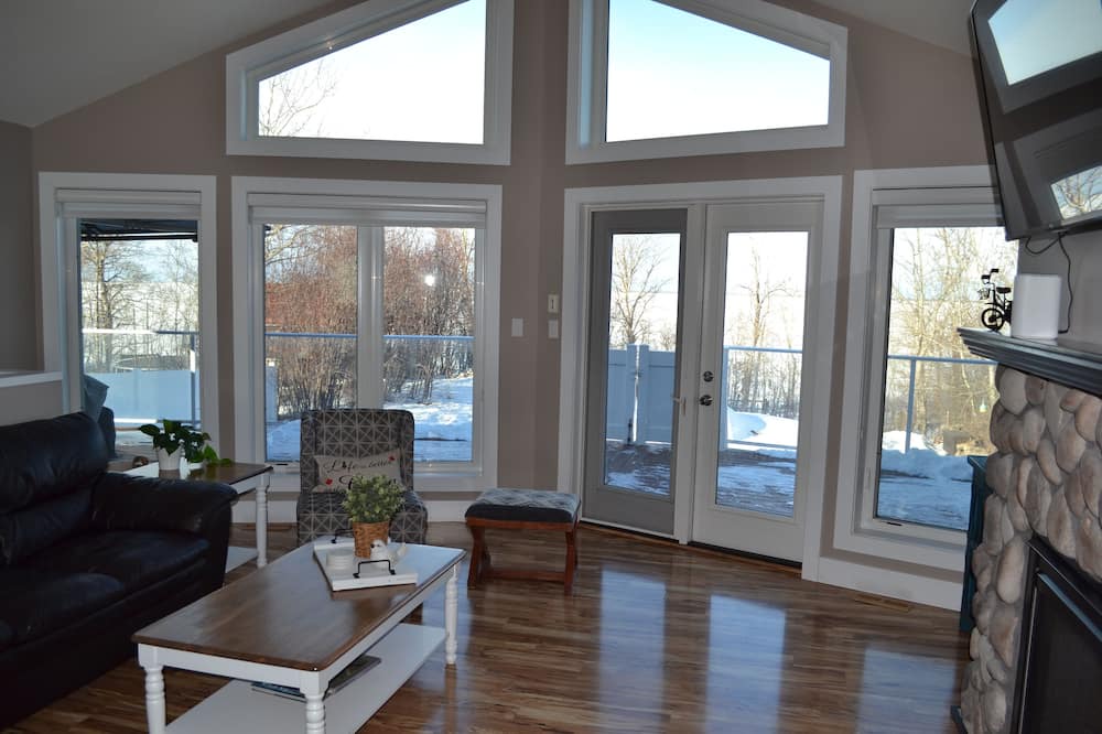 Photo of Livingroom in Rochon Sands