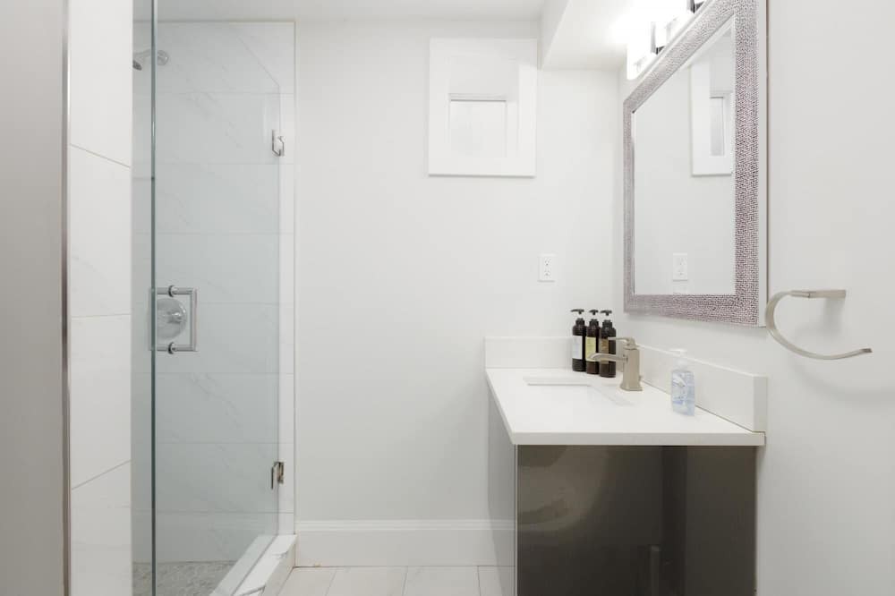 Photo of Bedroom in District of North Vancouver
