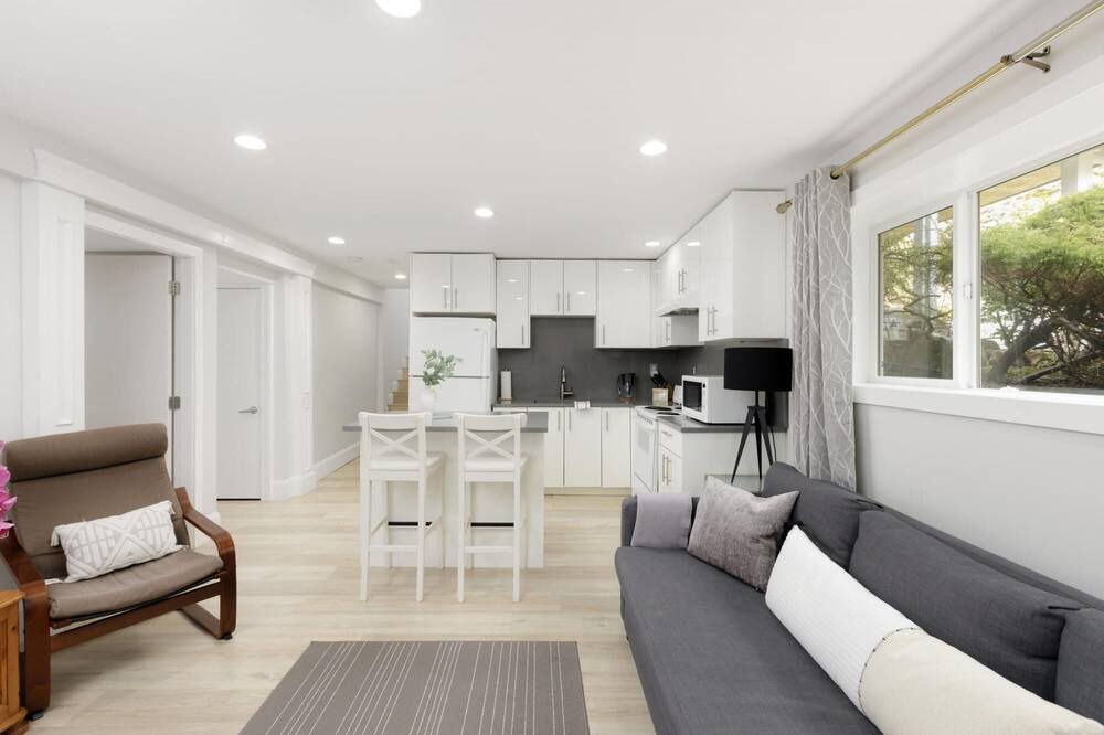 Photo of Bedroom in District of North Vancouver