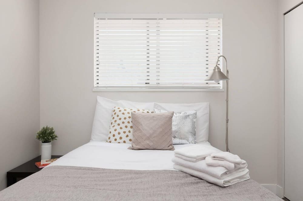 Photo of Bedroom in Riley Park