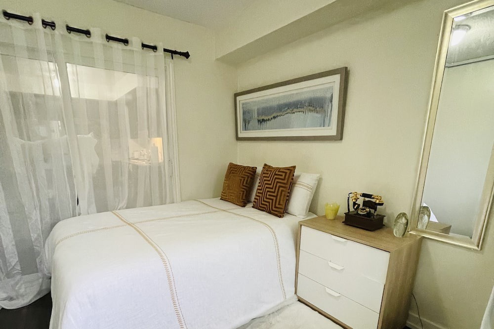 Photo of Bedroom in Wallace Emerson