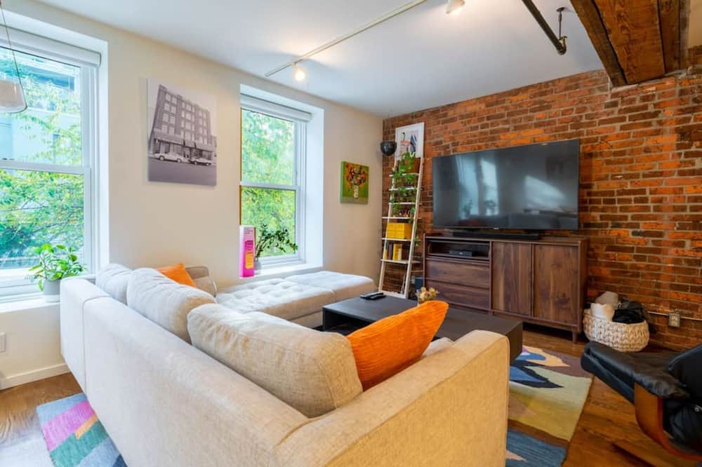 Photo of Livingroom in Gastown