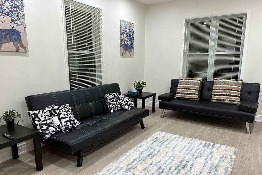 Photo of Livingroom in Hamilton