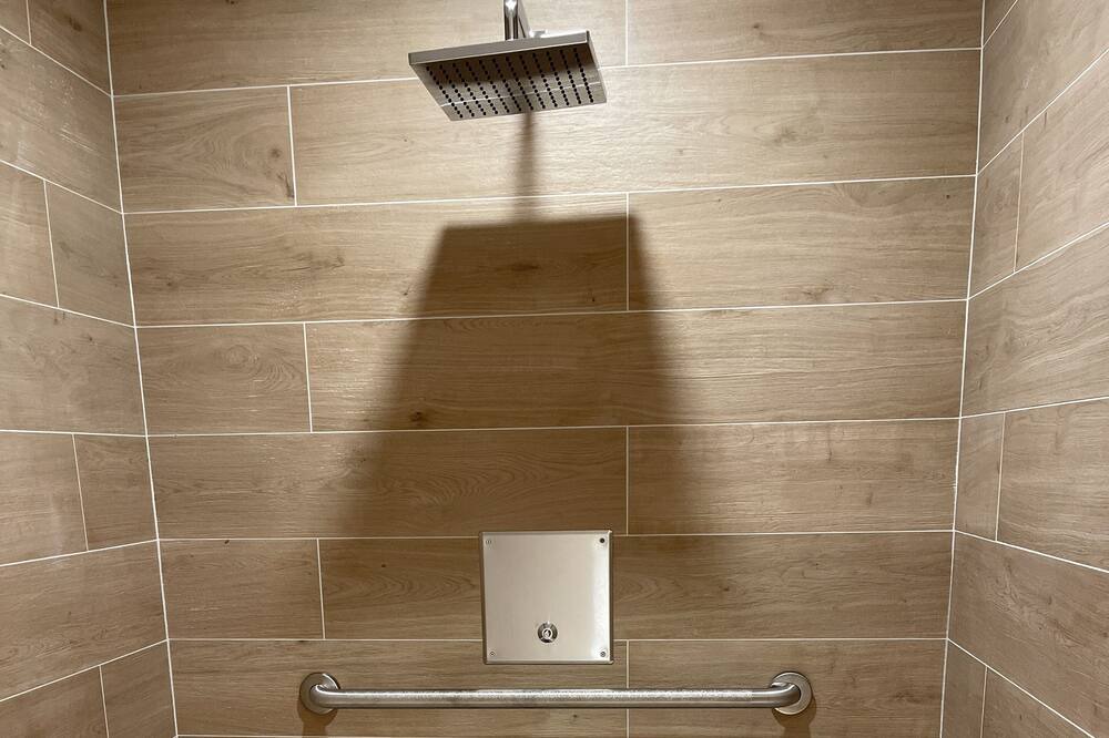 Photo of Bathroom in Pointe-Saint-Charles