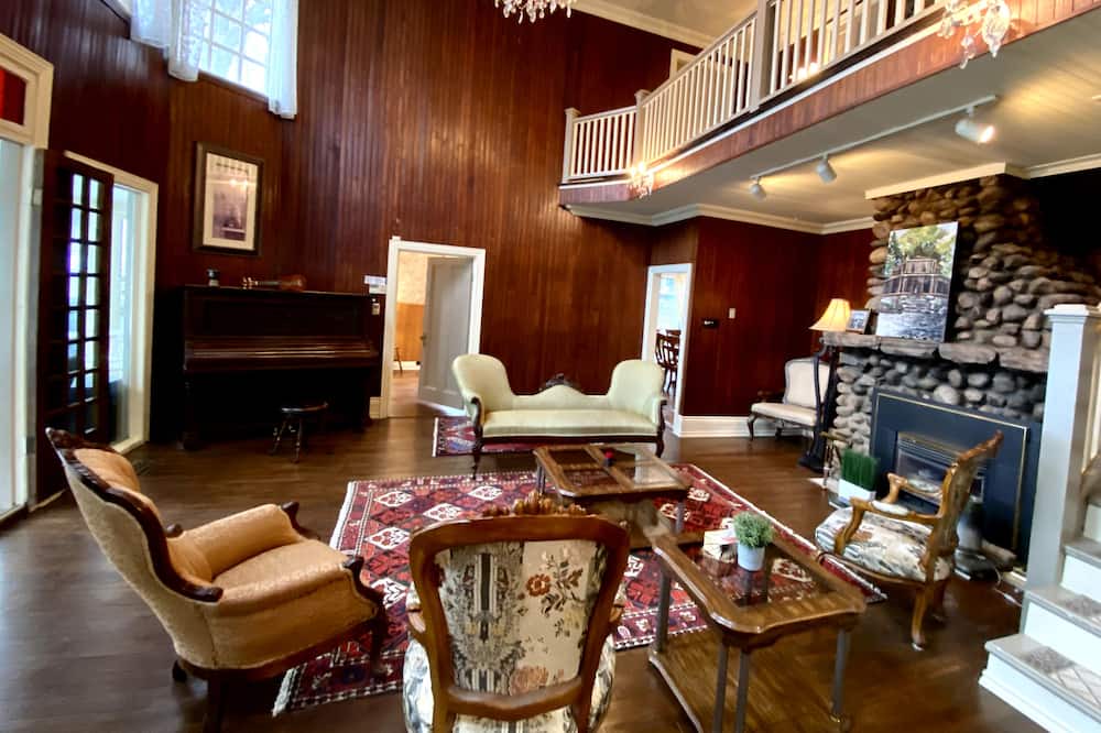 Photo of Livingroom in Orillia