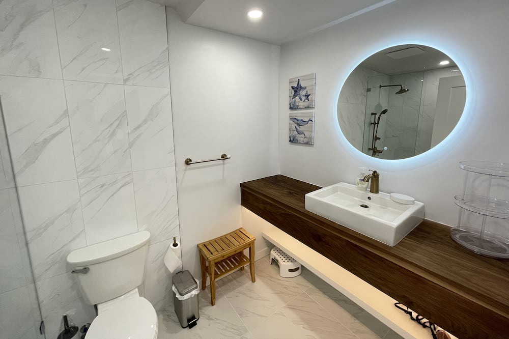 Photo of Bathroom in West Vancouver