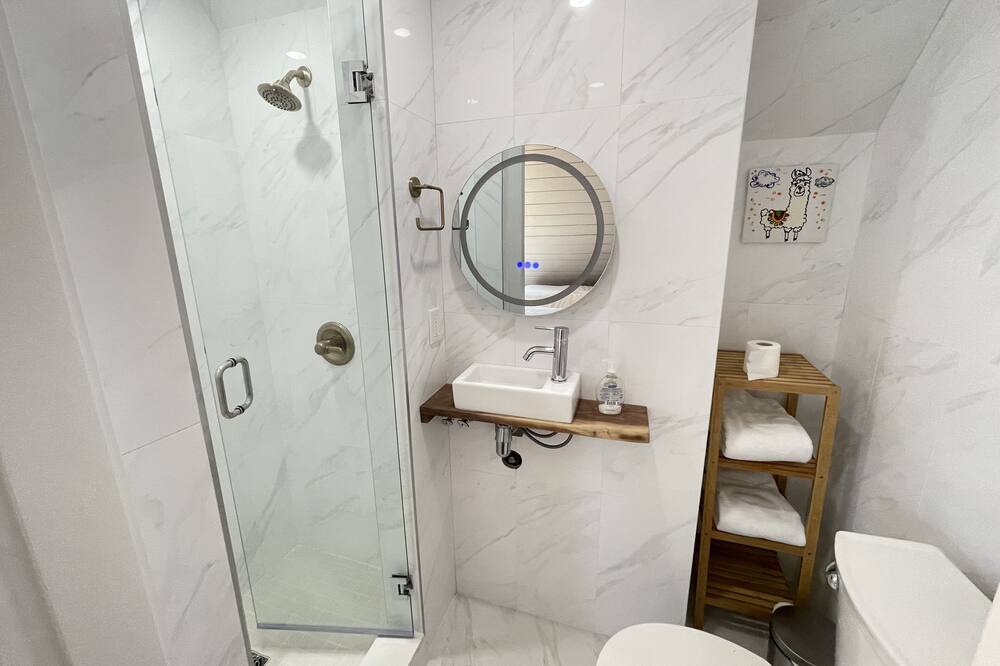 Photo of Bathroom in West Vancouver