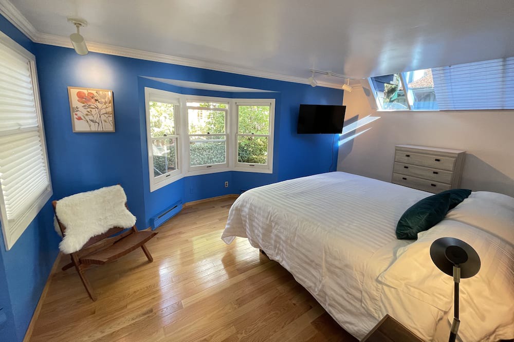 Photo of Bedroom in West Vancouver