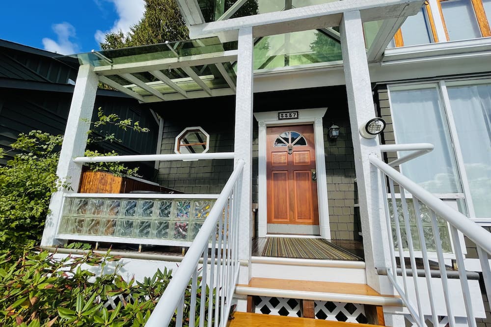 Photo of Outdoor in West Vancouver