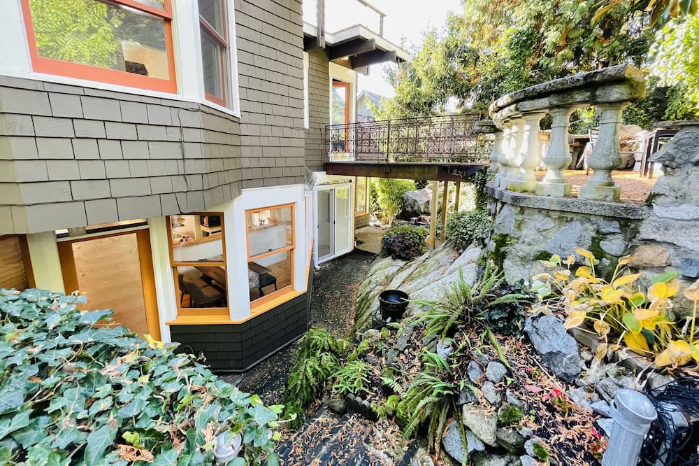 Photo of Outdoor in West Vancouver