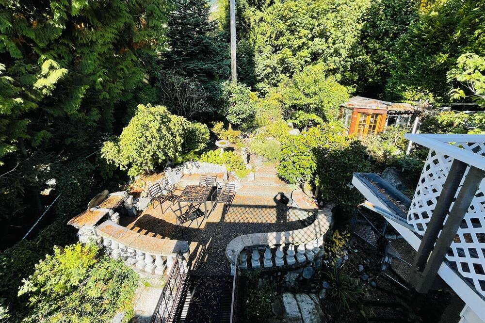 Photo of Outdoor in West Vancouver
