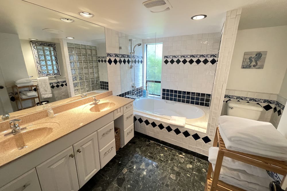 Photo of Bathroom in West Vancouver