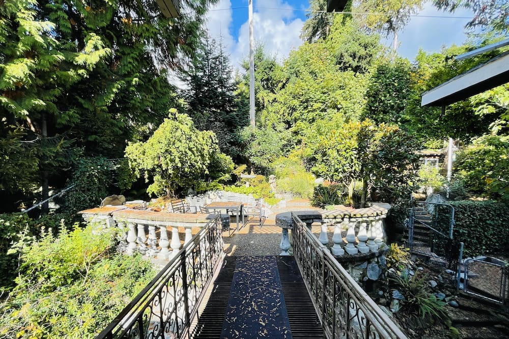 Photo of Outdoor in West Vancouver