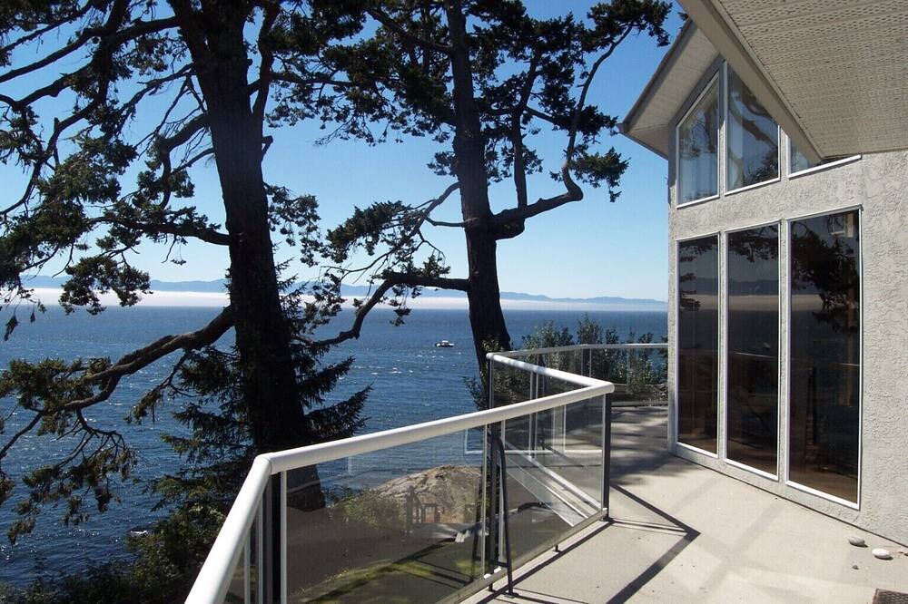 Photo of Patio Balcony in Otter Point