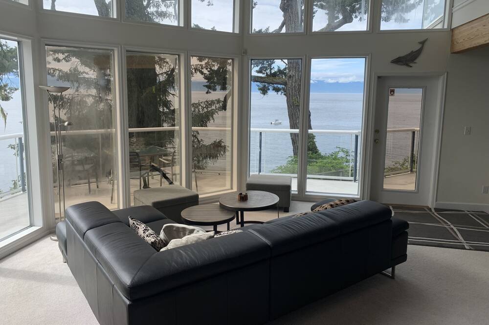 Photo of Livingroom in Otter Point