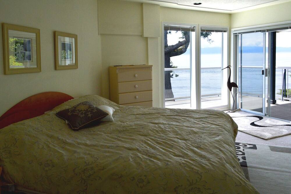 Photo of Bedroom in Otter Point