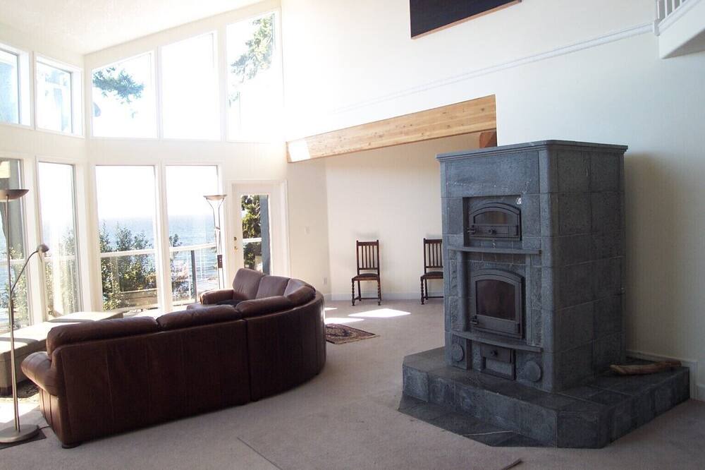 Photo of Livingroom in Otter Point