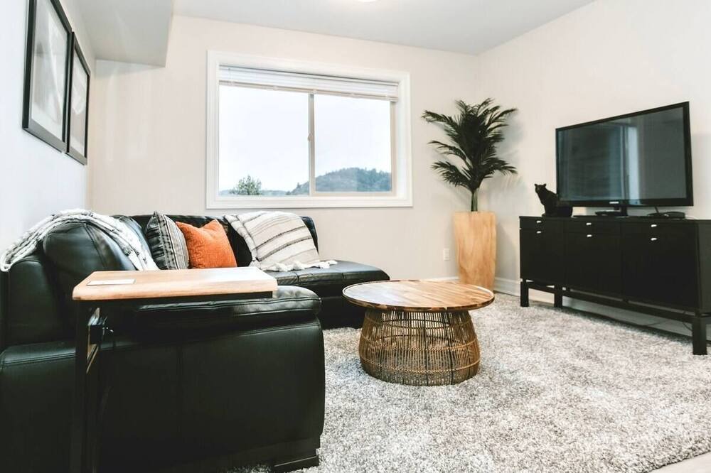 Photo of Livingroom in Bear Mountain Resort