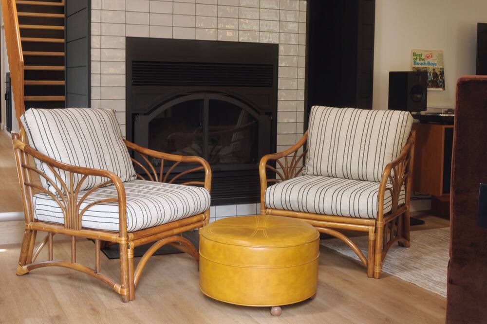 Photo of Livingroom in Division No. 11