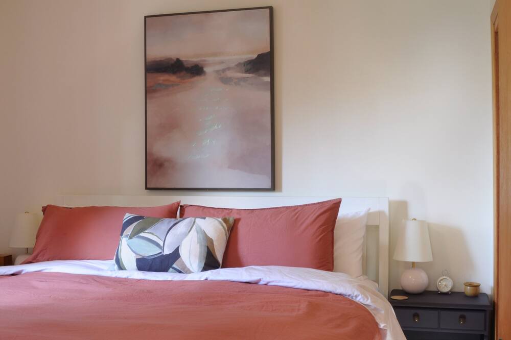 Photo of Bedroom in Division No. 11