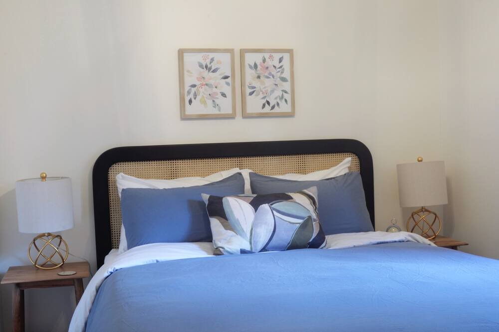 Photo of Bedroom in Division No. 11