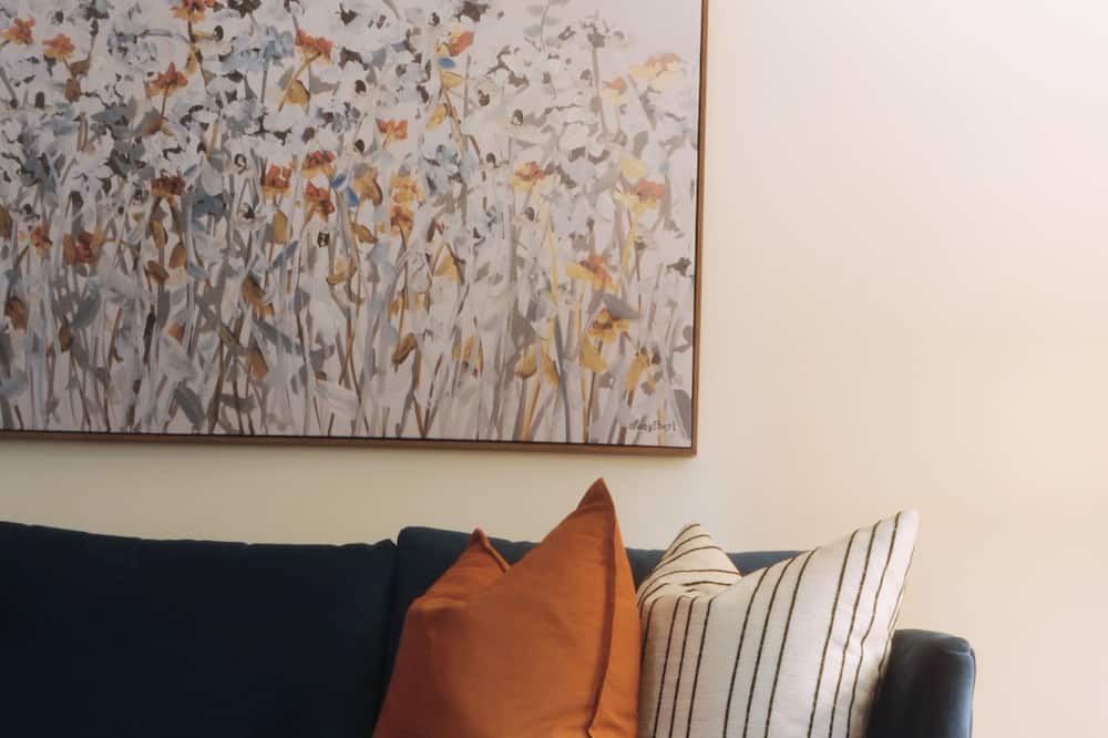 Photo of Livingroom in Division No. 11