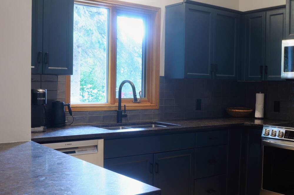 Photo of Kitchen in Division No. 11