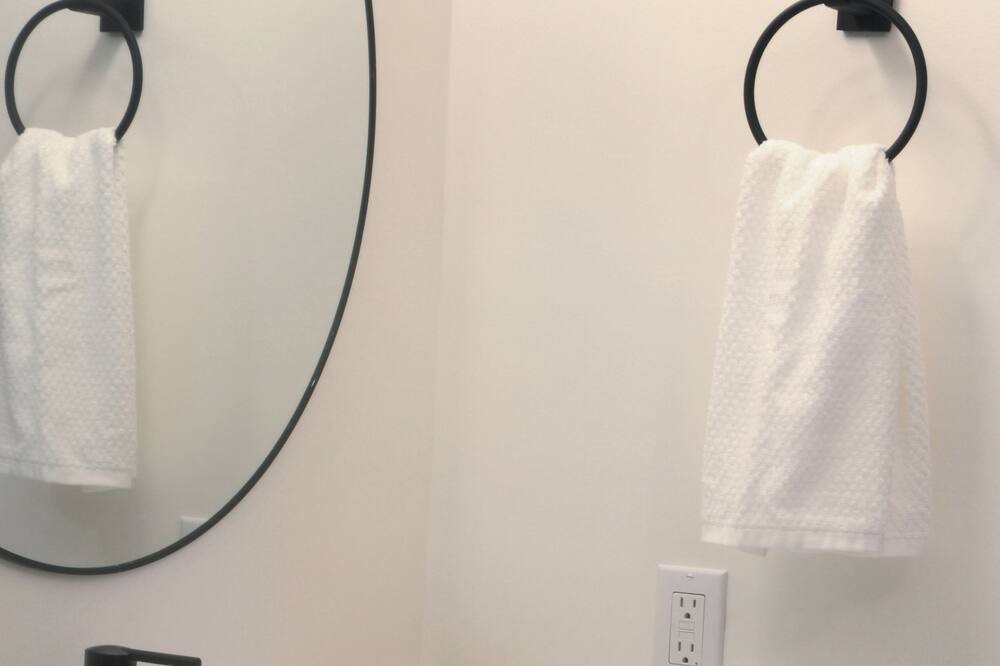 Photo of Bathroom in Division No. 11
