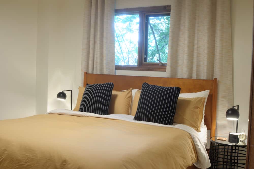 Photo of Bedroom in Division No. 11