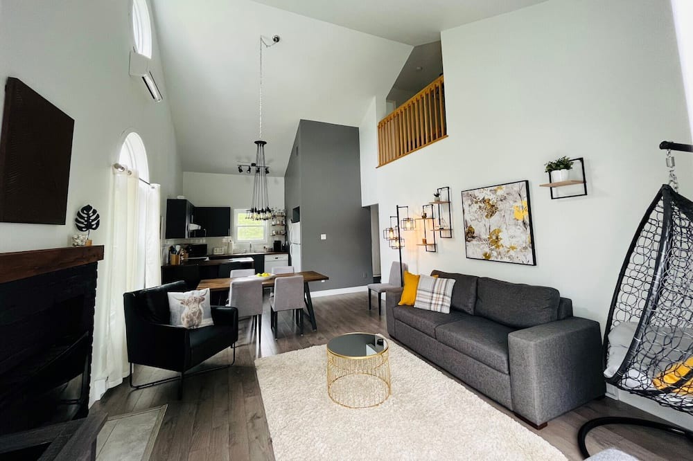 Photo of Livingroom in Magog