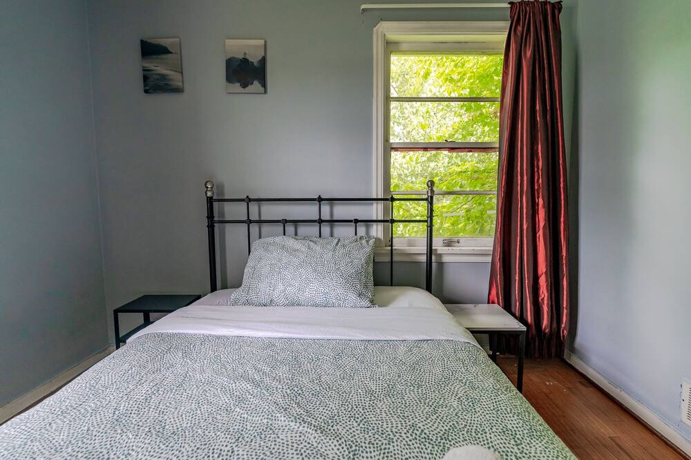 Photo of Bedroom in Whyte ave