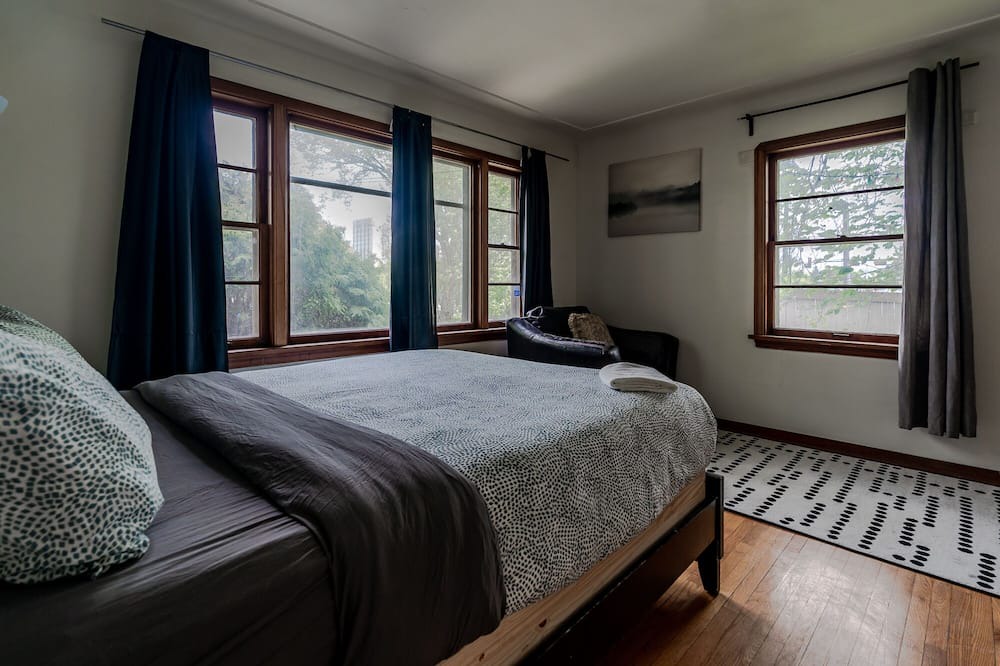Photo of Bedroom in Whyte ave
