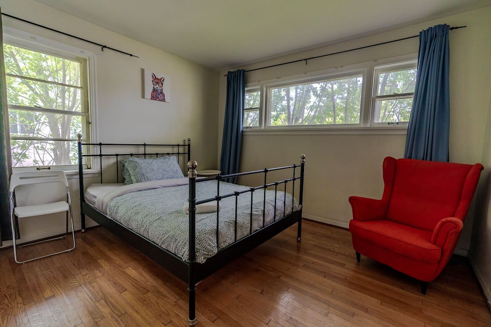 Photo of Bedroom in Whyte ave