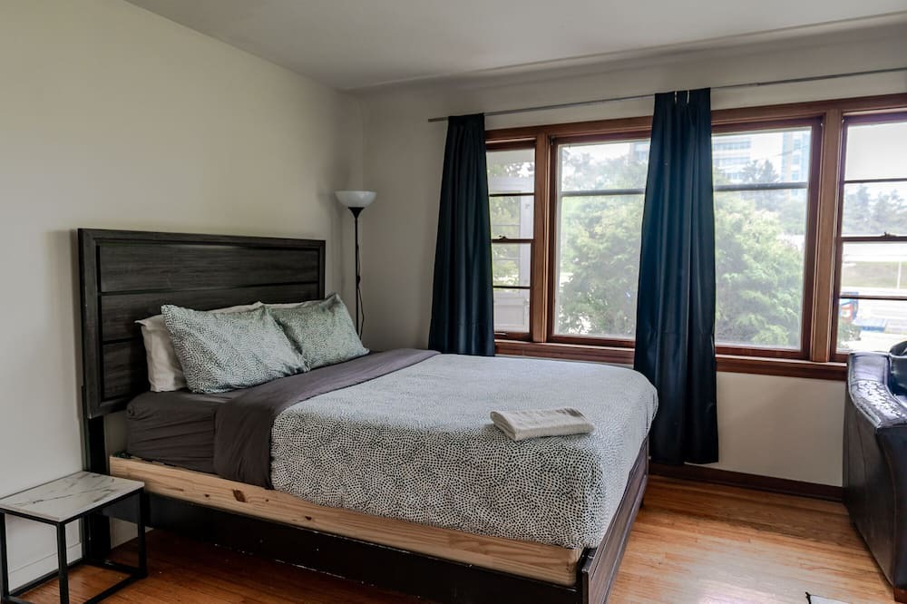 Photo of Bedroom in Whyte ave