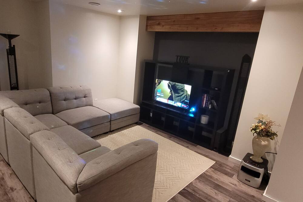 Photo of Livingroom in Stony Plain