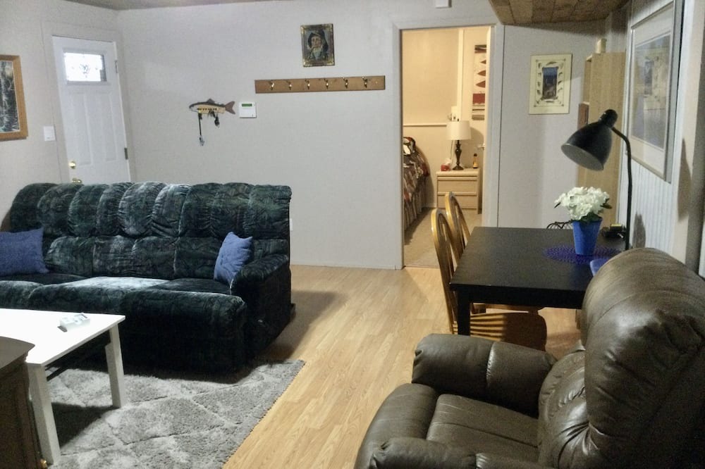 Photo of Livingroom in North Cowichan