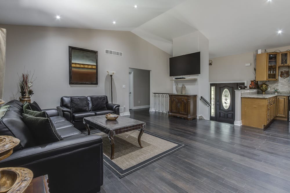 Photo of Livingroom in Tiny