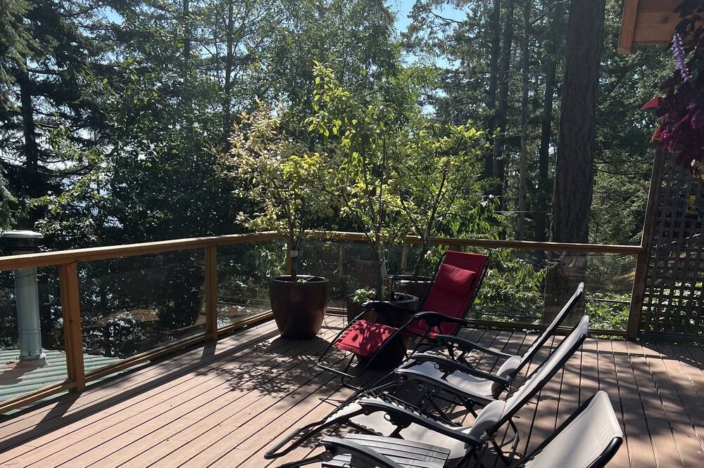 Photo of Patio Balcony in Bowen Island
