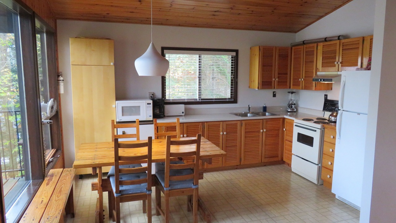 Photo of Kitchen in Algonquin Highlands